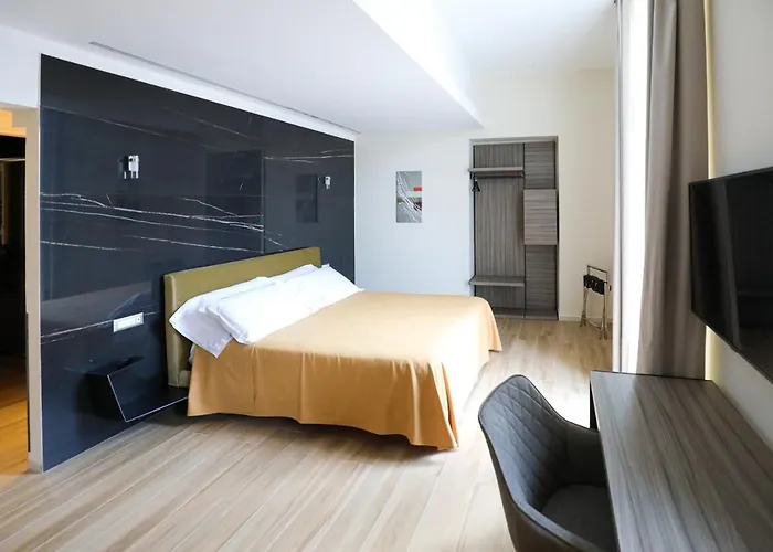 Municipio Luxury 4* Nápoles